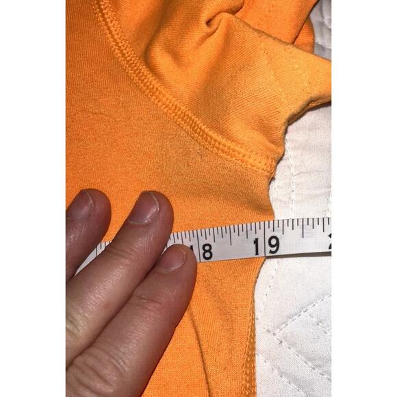 Nike Dri fit Training Top Orange size Medium regular fit - Picture 6 of 7